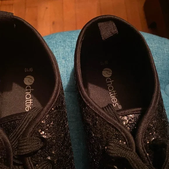 Shoes - Picture 4 of 6